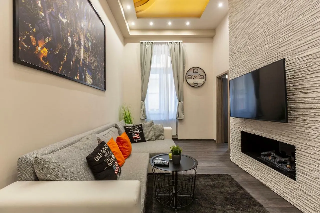 Daire Deluxe Downtown Home 2 Bedrm, 2 Bathrm Budapeşte Macaristan